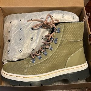 Dr Martens Combs boots